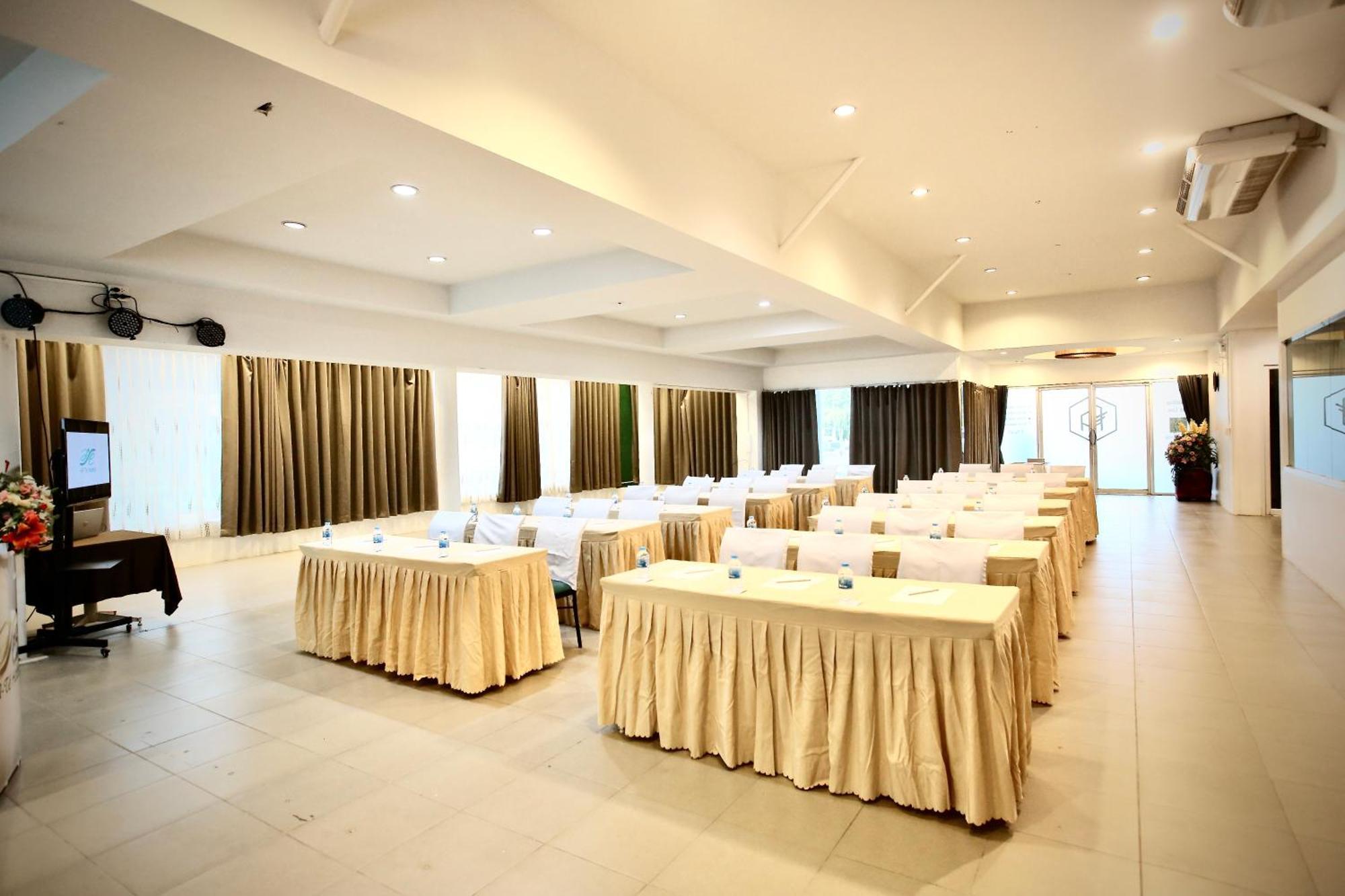 A-Te Chumphon Hotel - Sha Plus Eksteriør bilde